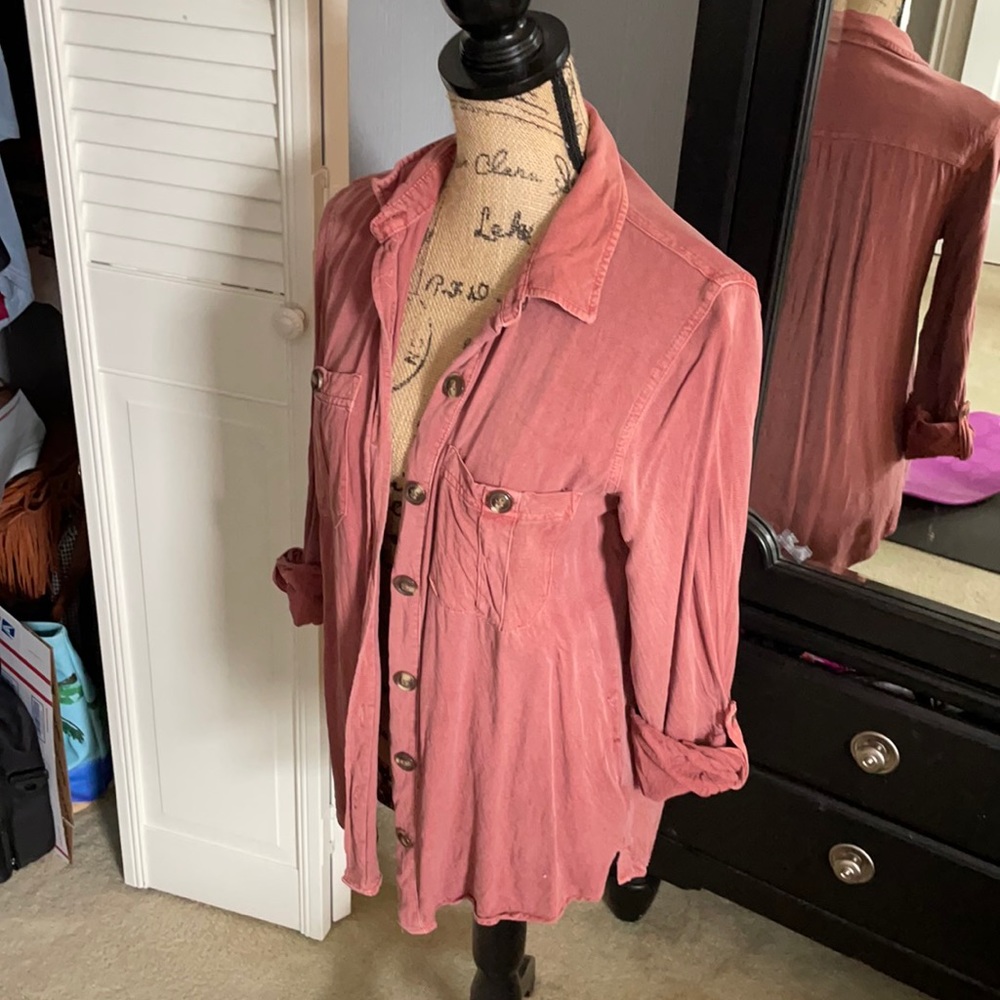 Super Cute Relaxed Fit Shirt!